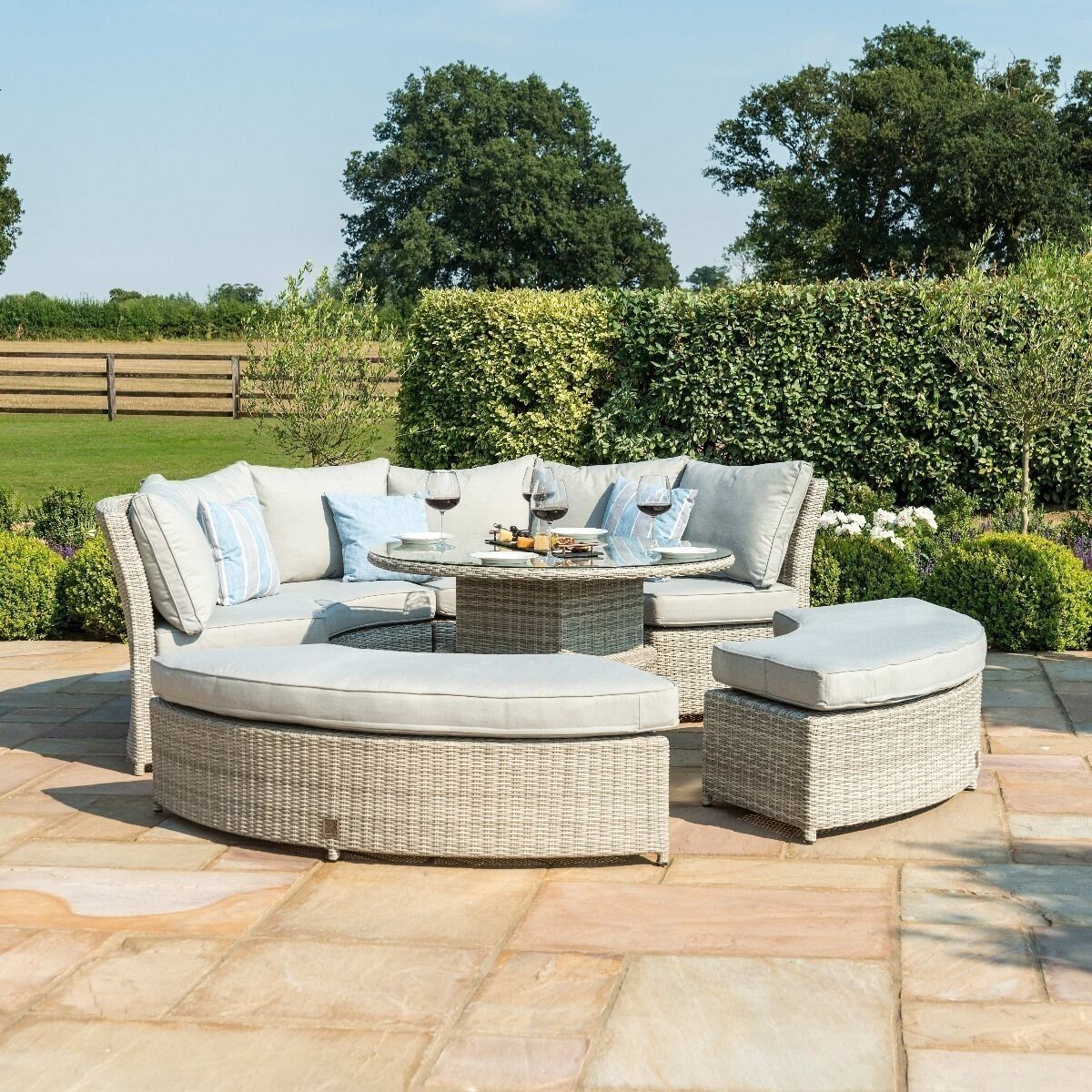Oxford Rattan Lifestyle Suite with Rising Table