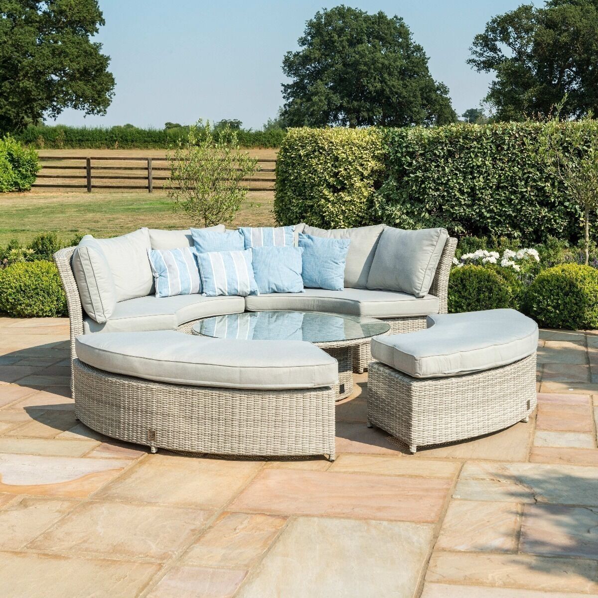Oxford Rattan Lifestyle Suite with Rising Table